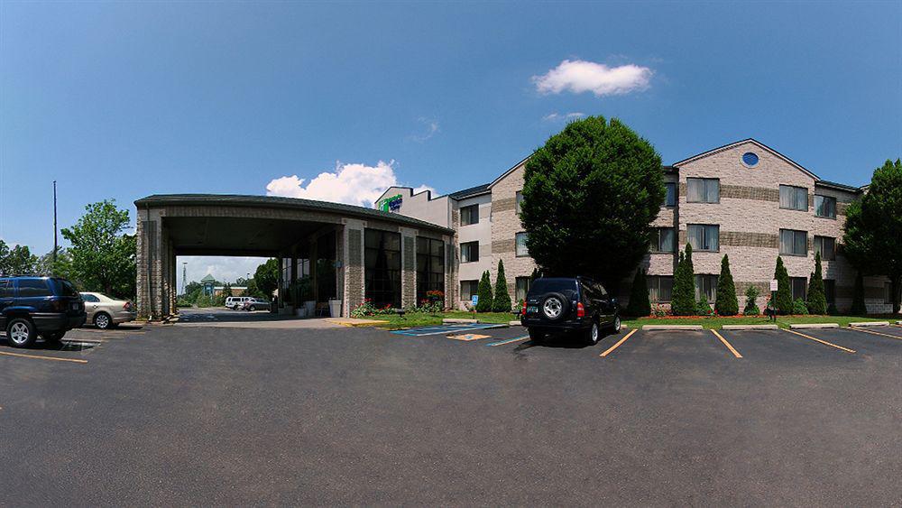 Candlewood Suites Grand Rapids Airport By Ihg Cascade Buitenkant foto