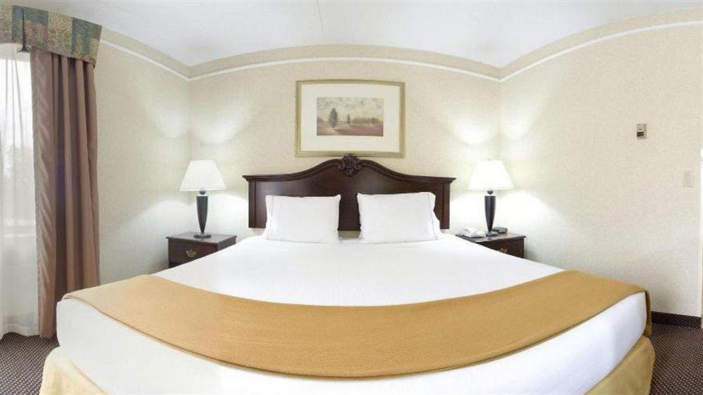Candlewood Suites Grand Rapids Airport By Ihg Cascade Buitenkant foto