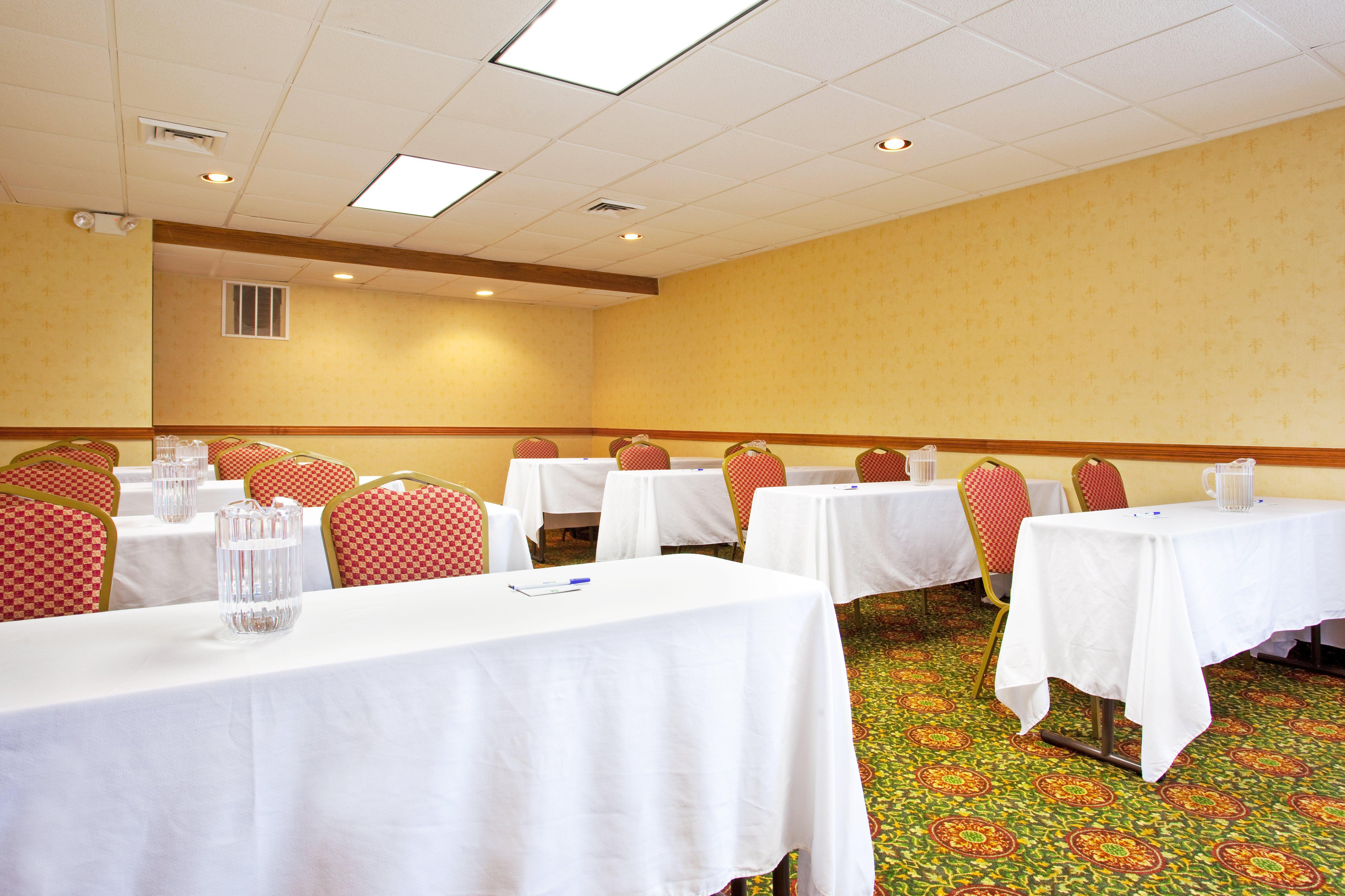 Candlewood Suites Grand Rapids Airport By Ihg Cascade Buitenkant foto