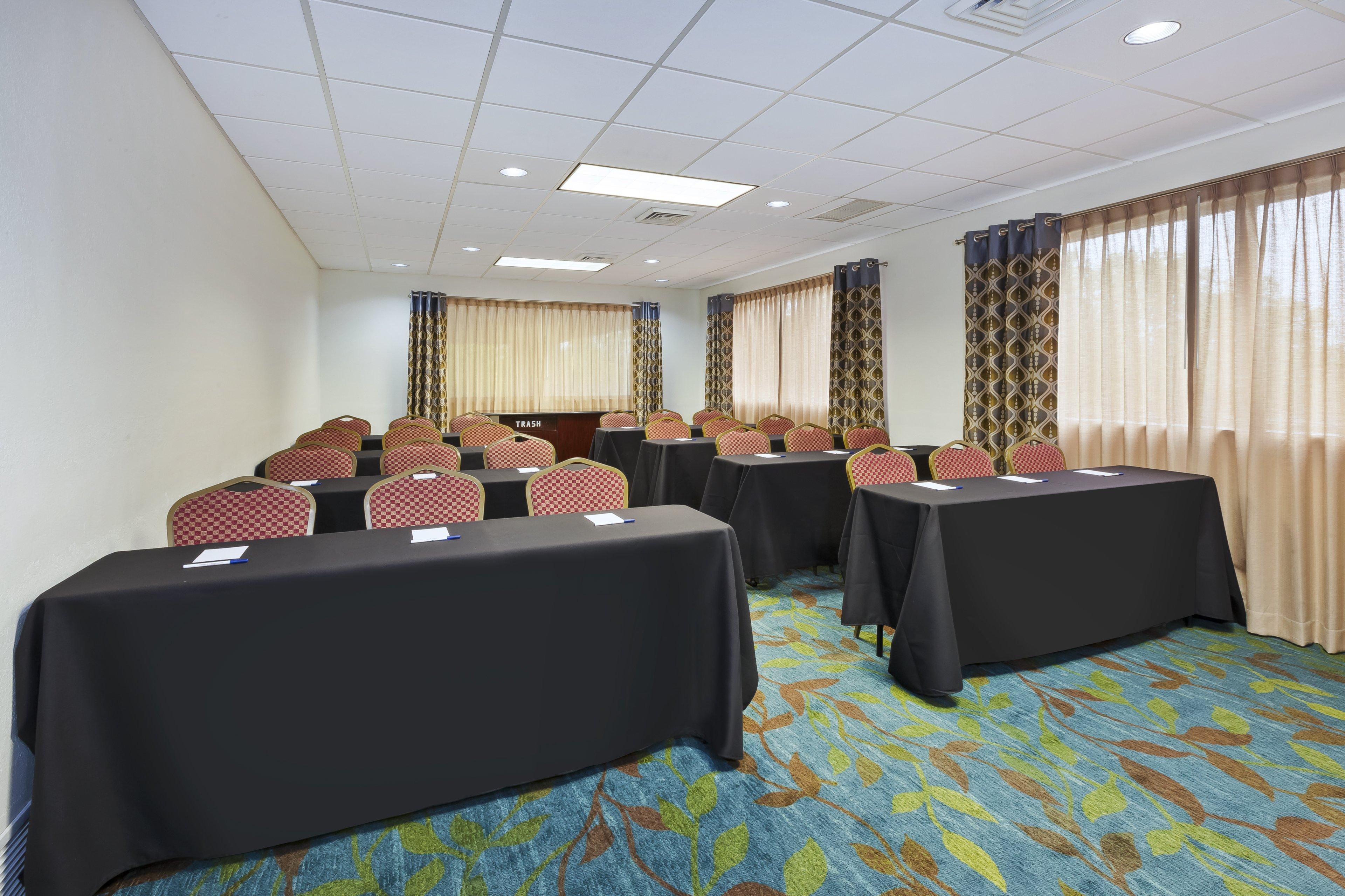 Candlewood Suites Grand Rapids Airport By Ihg Cascade Buitenkant foto