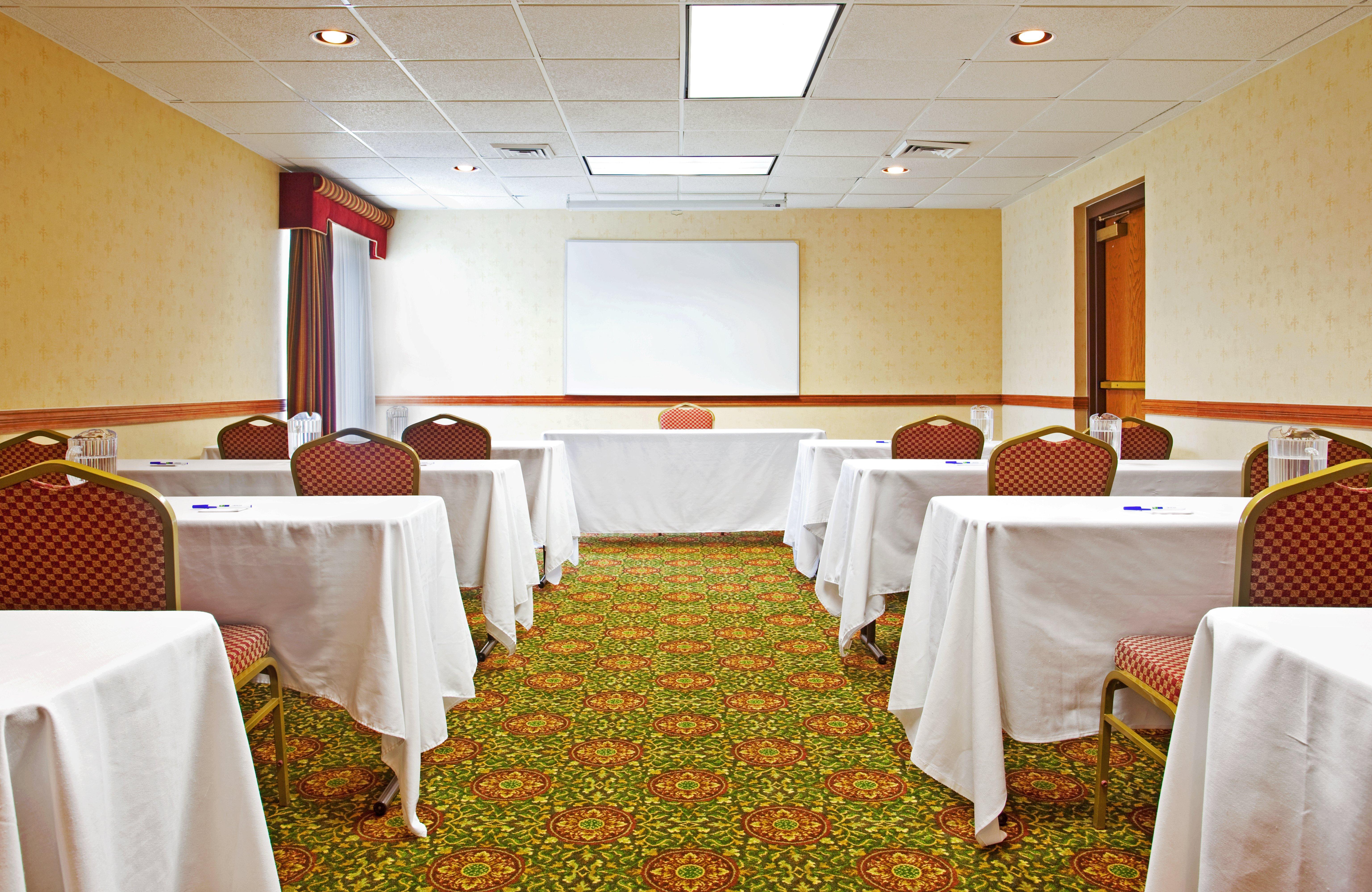 Candlewood Suites Grand Rapids Airport By Ihg Cascade Buitenkant foto