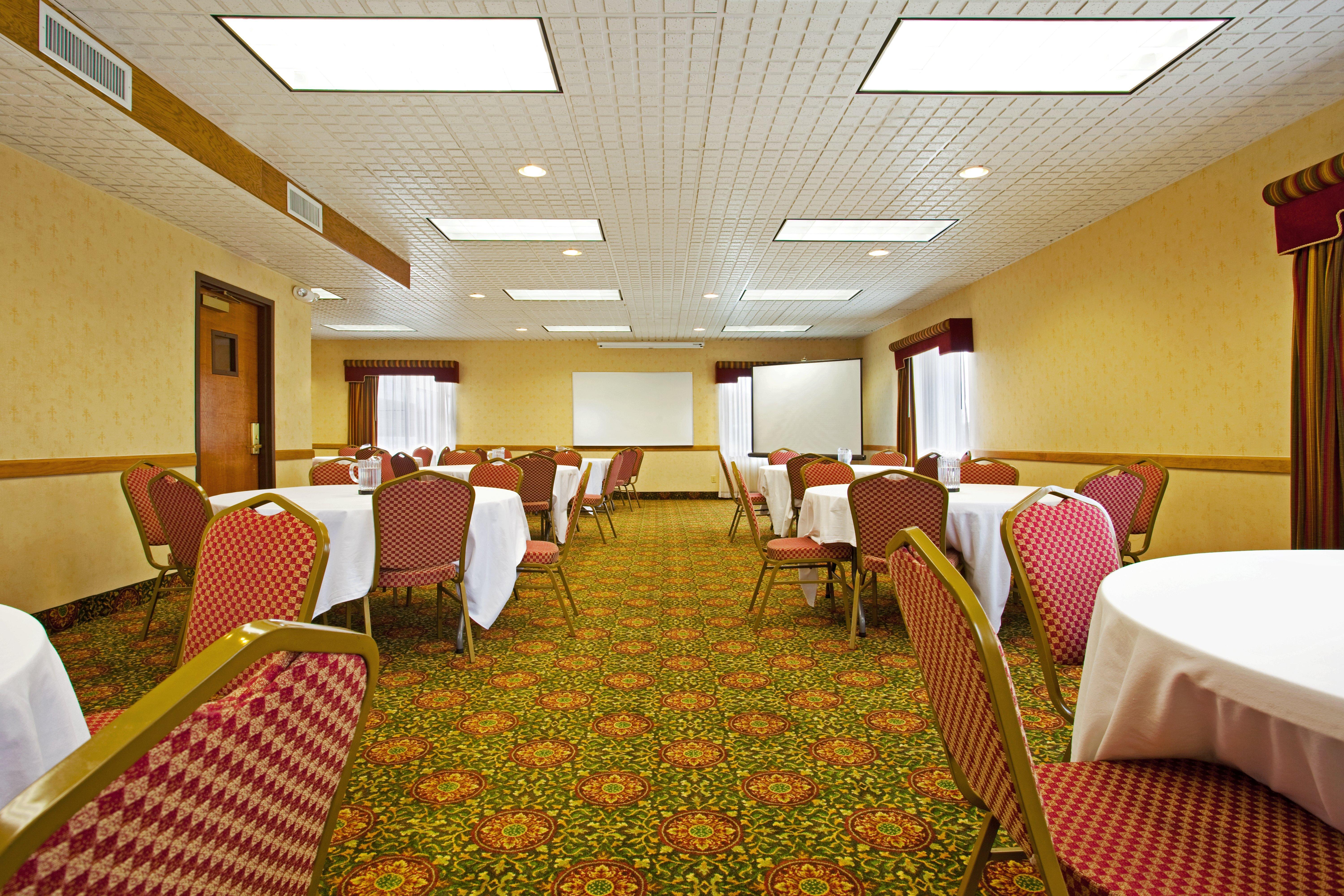 Candlewood Suites Grand Rapids Airport By Ihg Cascade Buitenkant foto