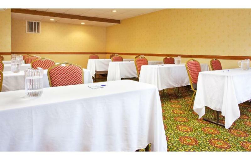 Candlewood Suites Grand Rapids Airport By Ihg Cascade Buitenkant foto