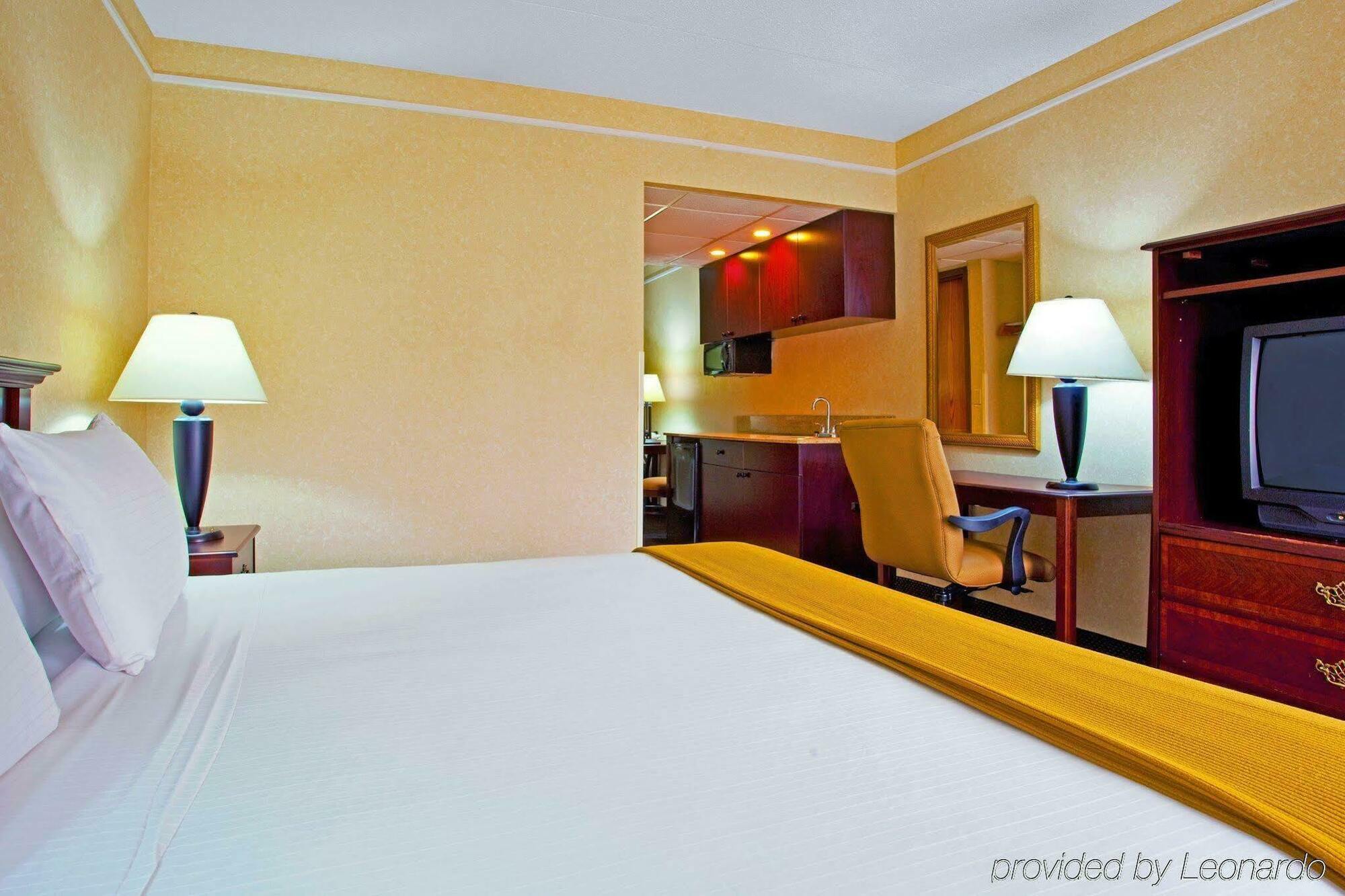 Candlewood Suites Grand Rapids Airport By Ihg Cascade Buitenkant foto
